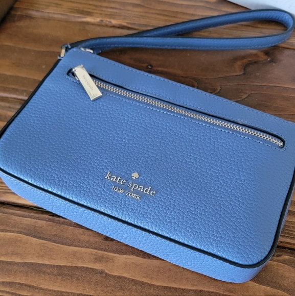 kate spade Handbags - Kate Spade Wristlet